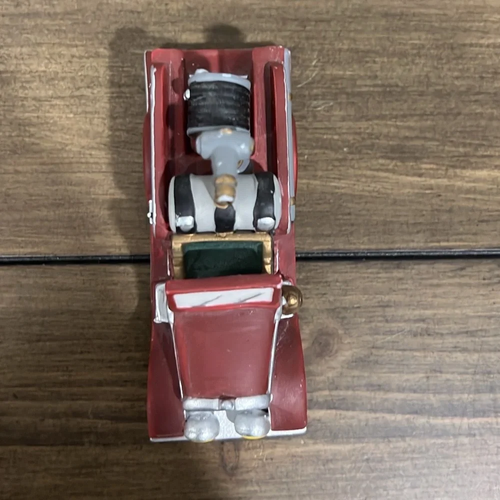 Dept 56 dark red porcelain fire truck hv series 1991